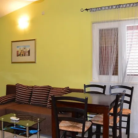 Branko 557 Apartament *